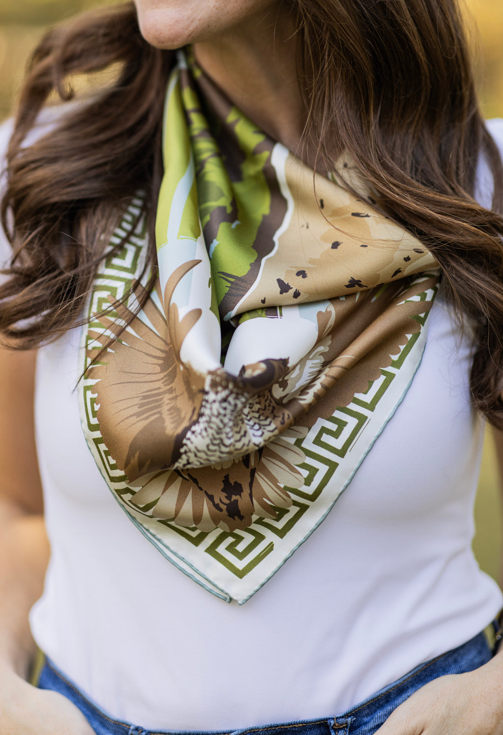 Olive Pointing Strong Silk Scarf
